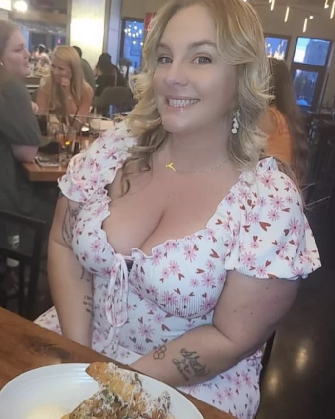Thick blonde Pawg Milf image 4