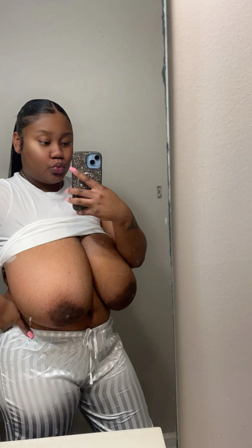 Black thot nipples ❤️💦🔥👀 image 3