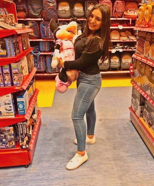 Arab girl with a beautiful and hot pussy main image