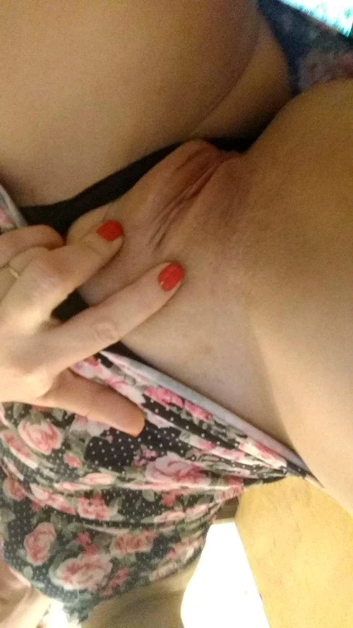 Arab girl with a beautiful and hot pussy image 12