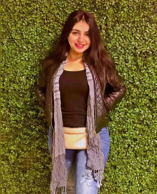 Arab girl with a beautiful and hot pussy image 3