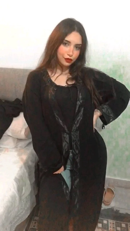 Arab girl with a beautiful and hot pussy image 5