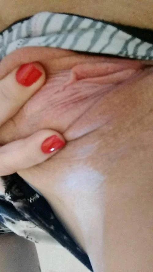 Arab girl with a beautiful and hot pussy image 6