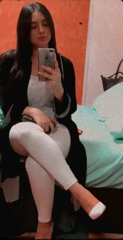 Arab girl with a beautiful and hot pussy image 7