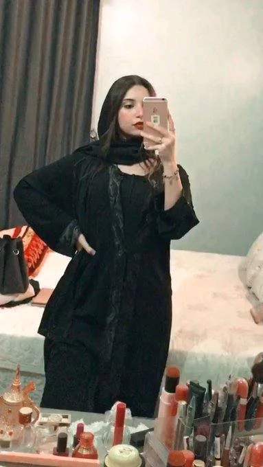 Arab girl with a beautiful and hot pussy image 8