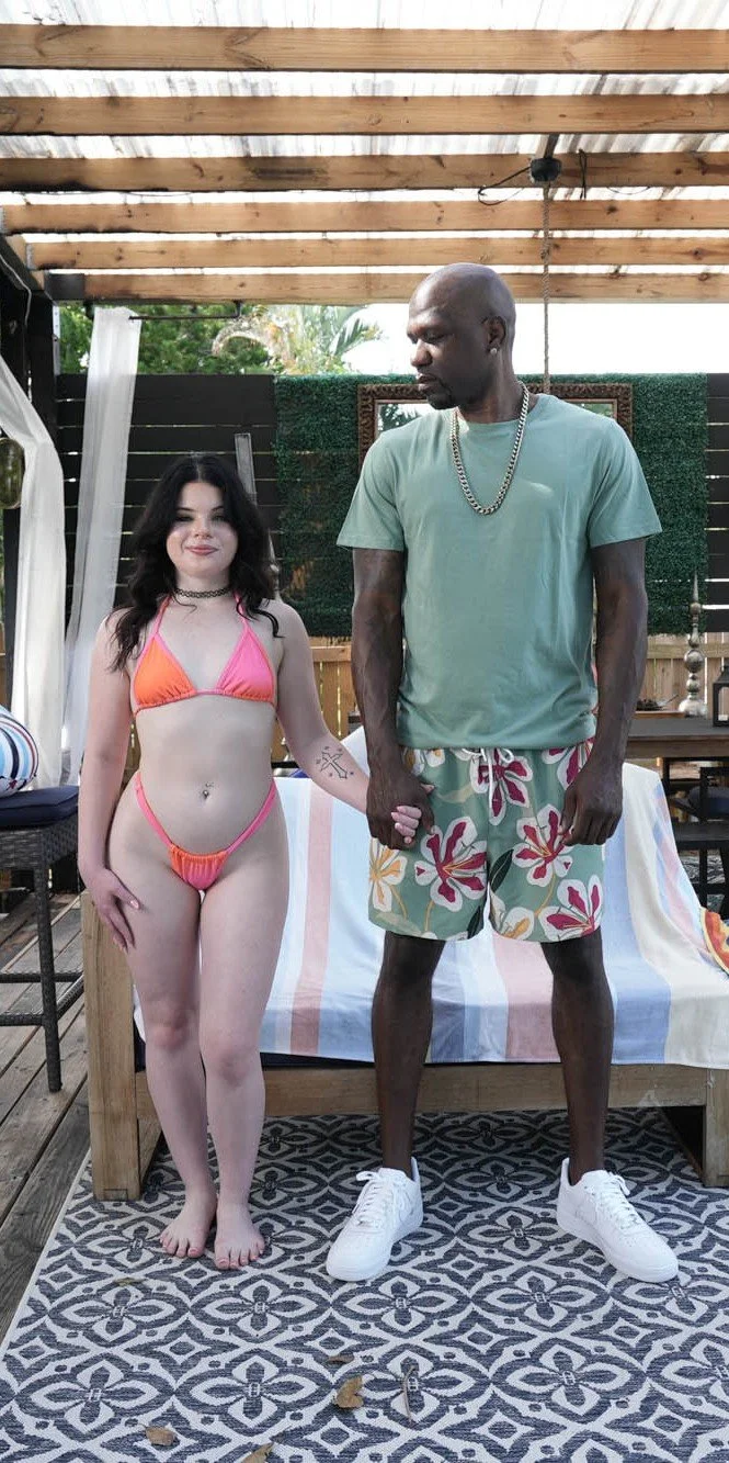 Acho que todo homem negro deveria ter uma enteada branca, só negros sabem educar uma mulher branca image 10