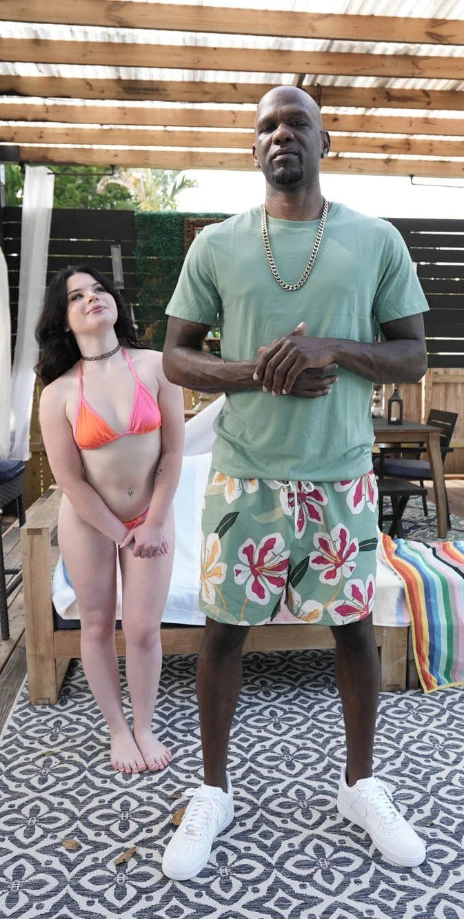 Acho que todo homem negro deveria ter uma enteada branca, só negros sabem educar uma mulher branca image 34