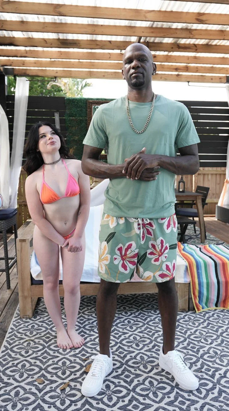 Acho que todo homem negro deveria ter uma enteada branca, só negros sabem educar uma mulher branca image 35