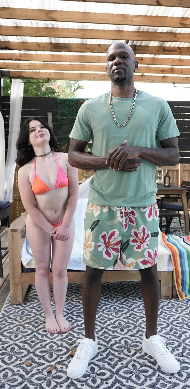 Acho que todo homem negro deveria ter uma enteada branca, só negros sabem educar uma mulher branca image 37