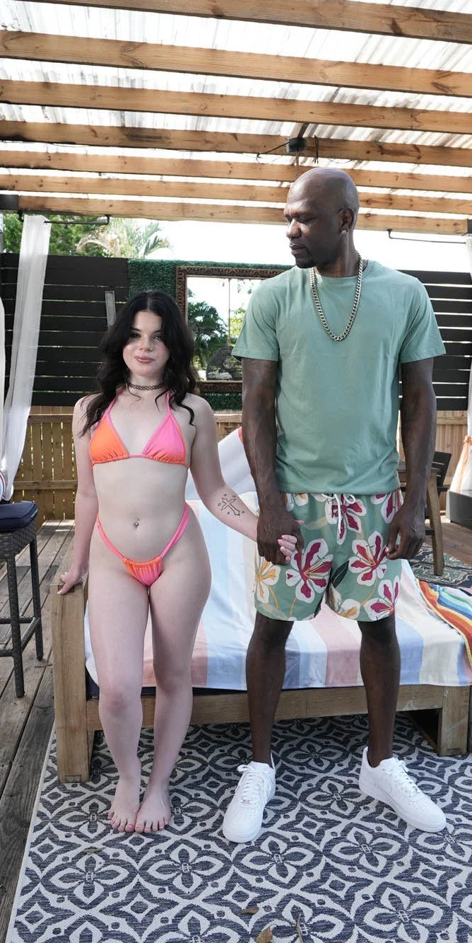 Acho que todo homem negro deveria ter uma enteada branca, só negros sabem educar uma mulher branca image 5