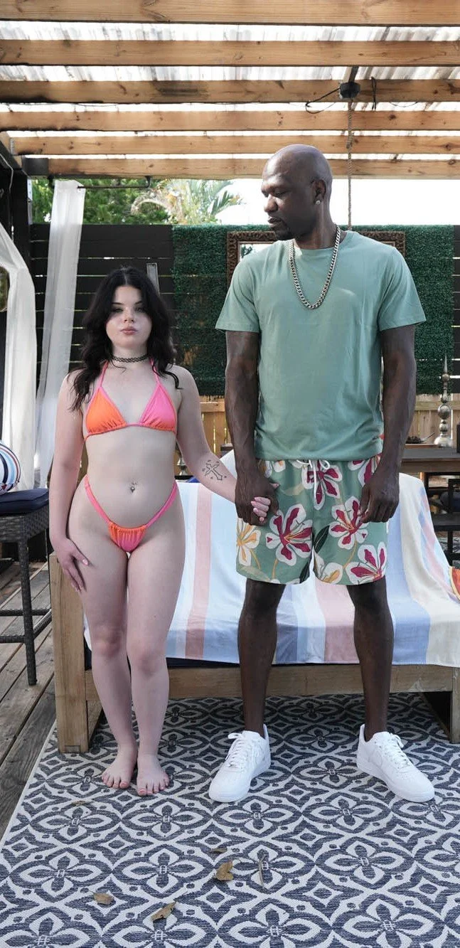 Acho que todo homem negro deveria ter uma enteada branca, só negros sabem educar uma mulher branca image 6