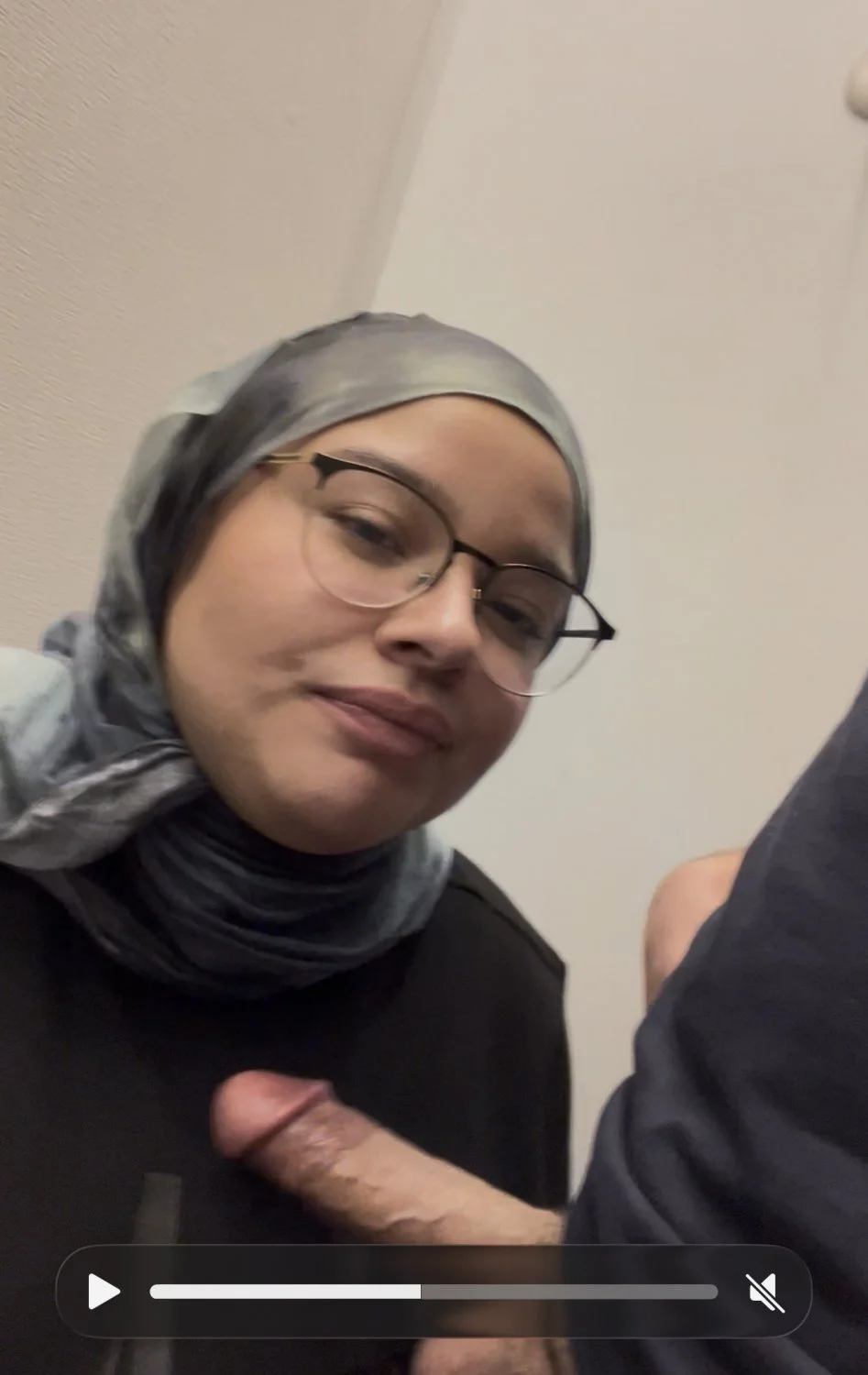 Return of the Hijabi Slut image 6
