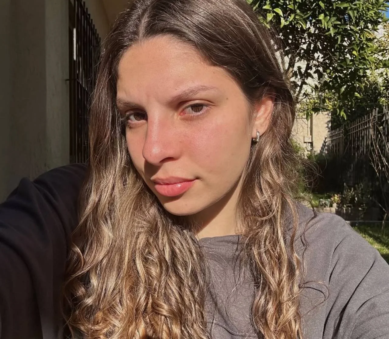 Inscrito mandou vazar essa novinha safada! puta rabuda loira caiu na net dps de deixar gravar. image 2