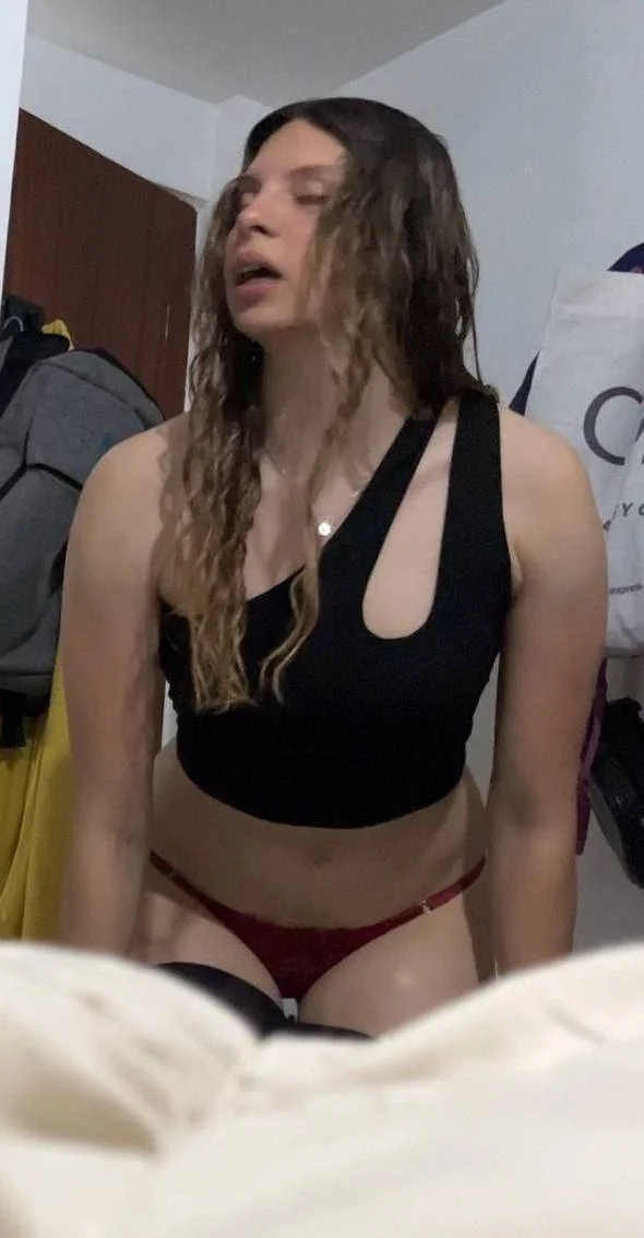 Inscrito mandou vazar essa novinha safada! puta rabuda loira caiu na net dps de deixar gravar. image 6