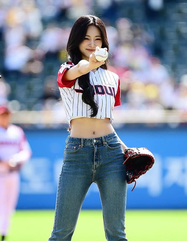 Tzuyu (Twice) Pictures 22 image 7