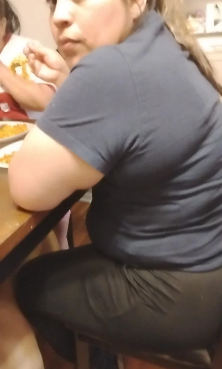 Eating with dumb sister 🤤 main image