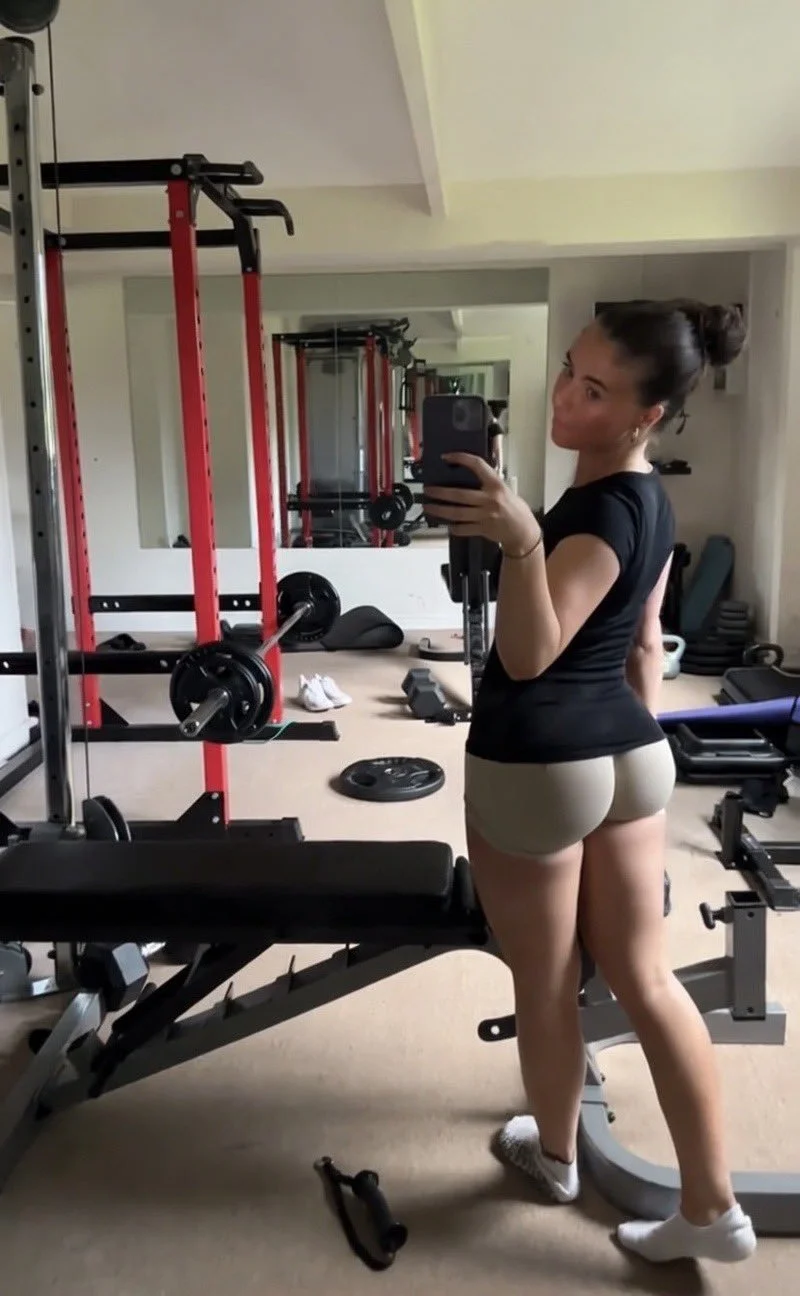 Sexy bitch with a pawg ass image 7