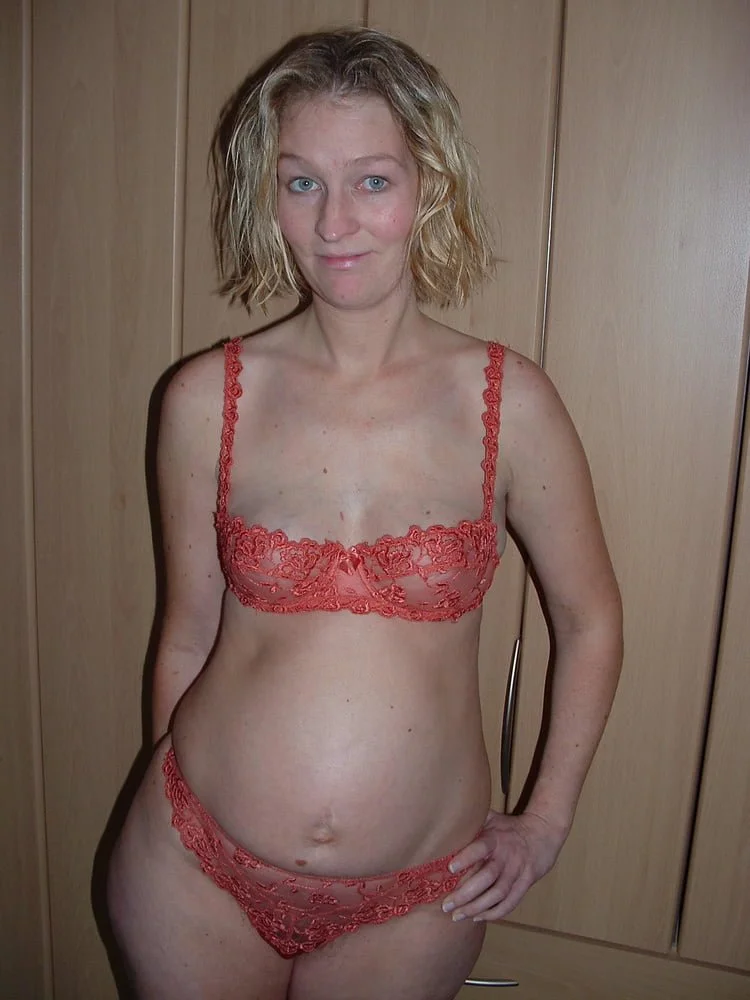 Pregnant amateur mom Hiltrud naked image 6