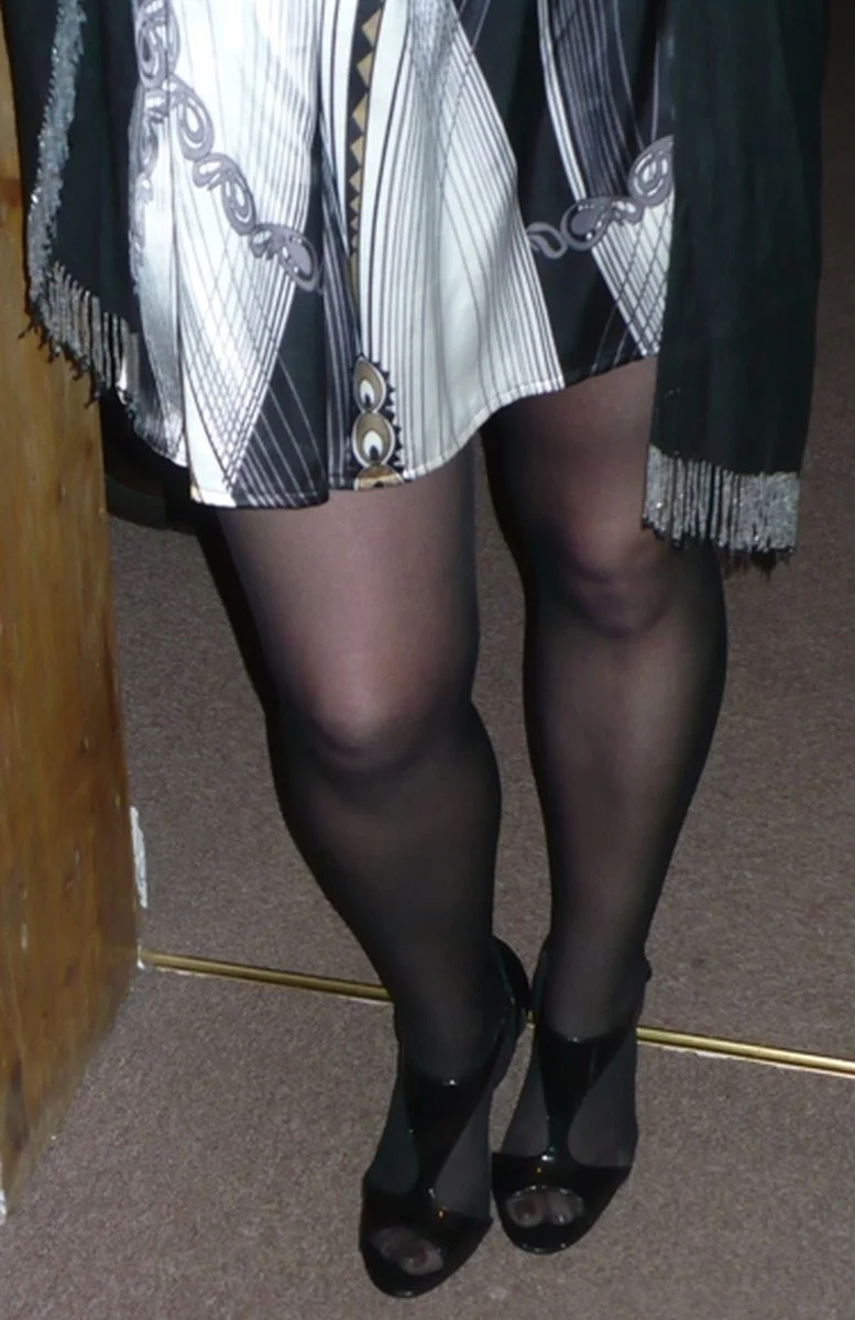 UK Exhibitionist Milf - Part 1. (z) main image