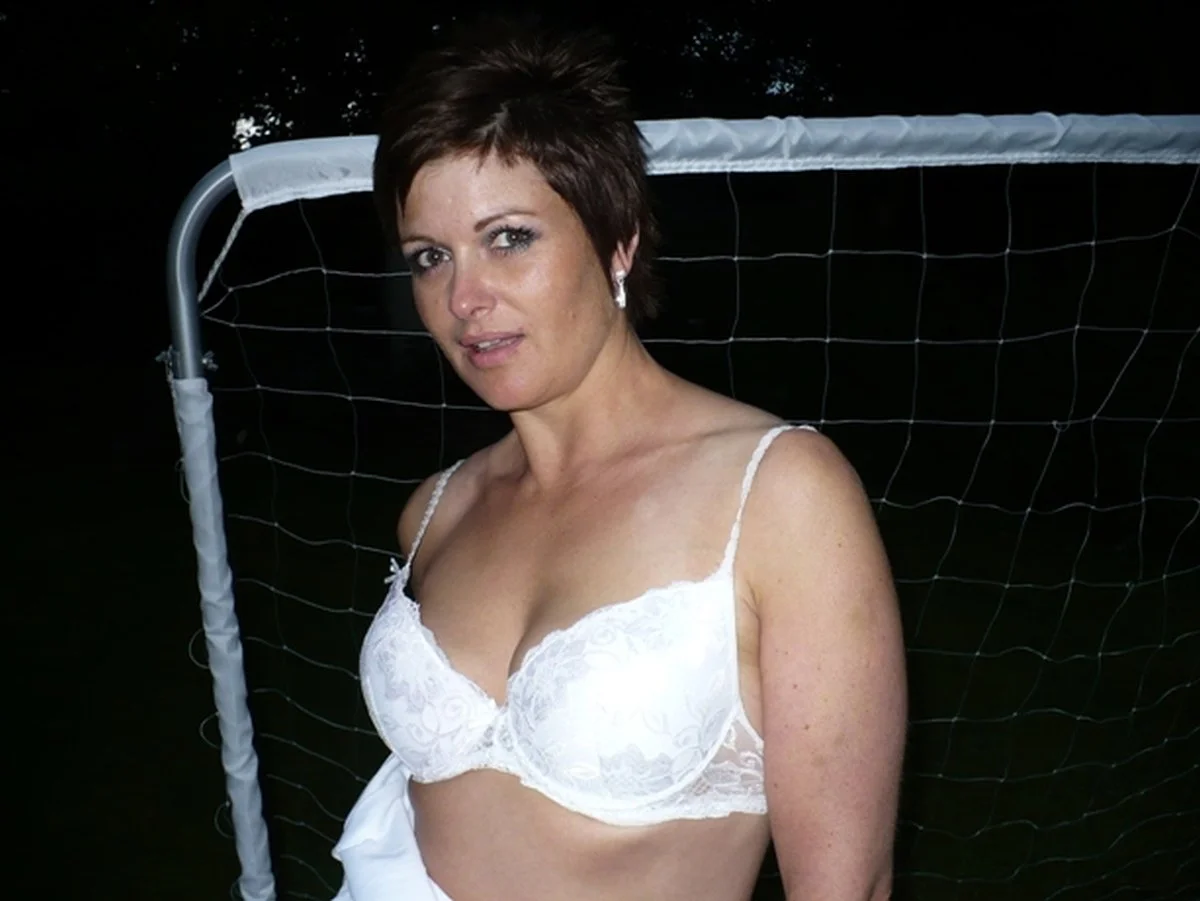 UK Exhibitionist Milf - Part 1. (z) image 19