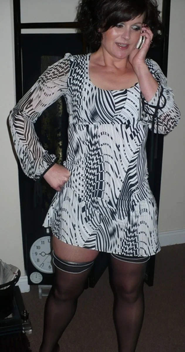 UK Exhibitionist Milf - Part 1. (z) image 29