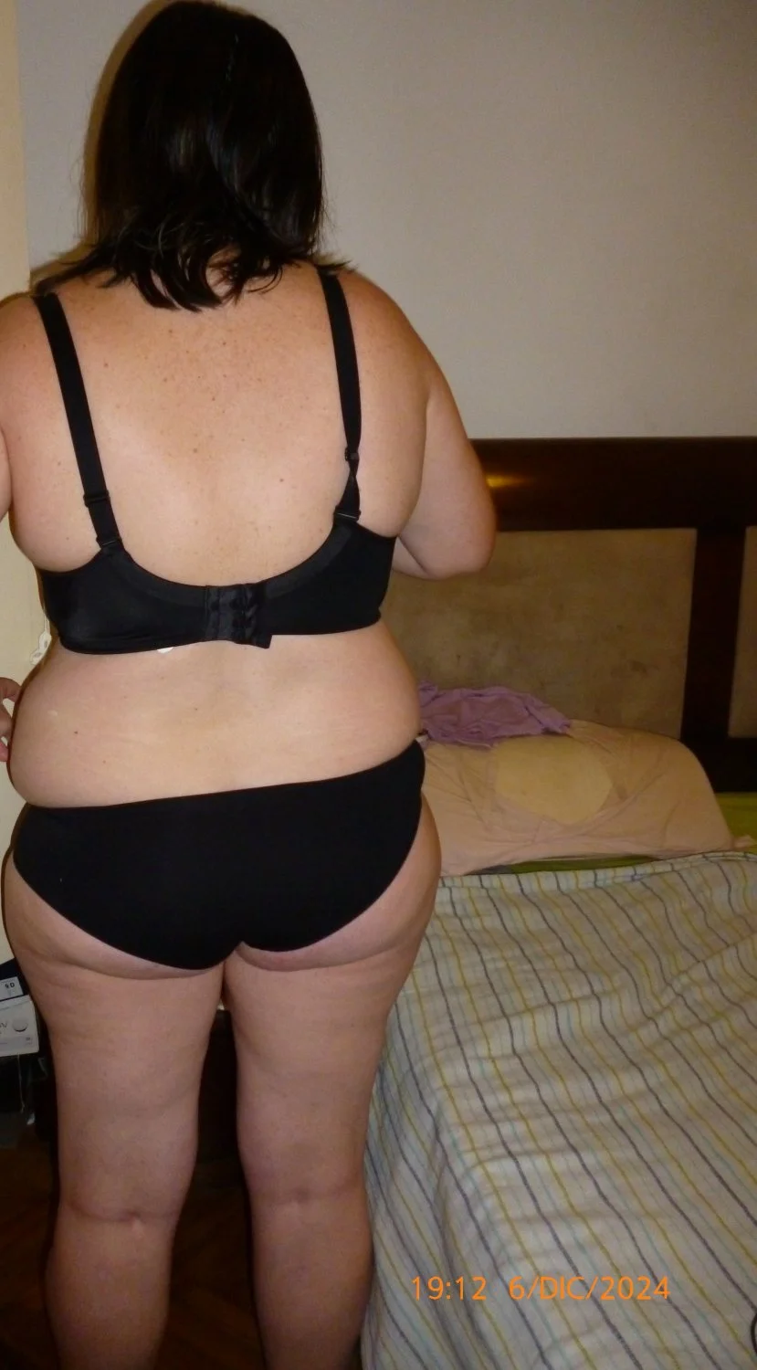 Soccer mom, still fuckable? Opinions, having given birth 4 times at 46 years old image 4