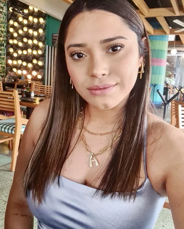 Karina putona mexicana expuesta image 10