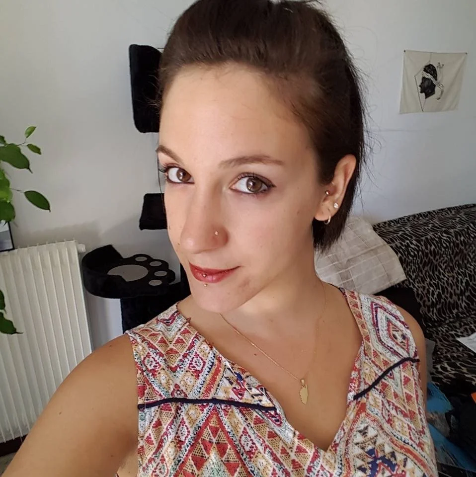 Sandrine suceuse française. image 12