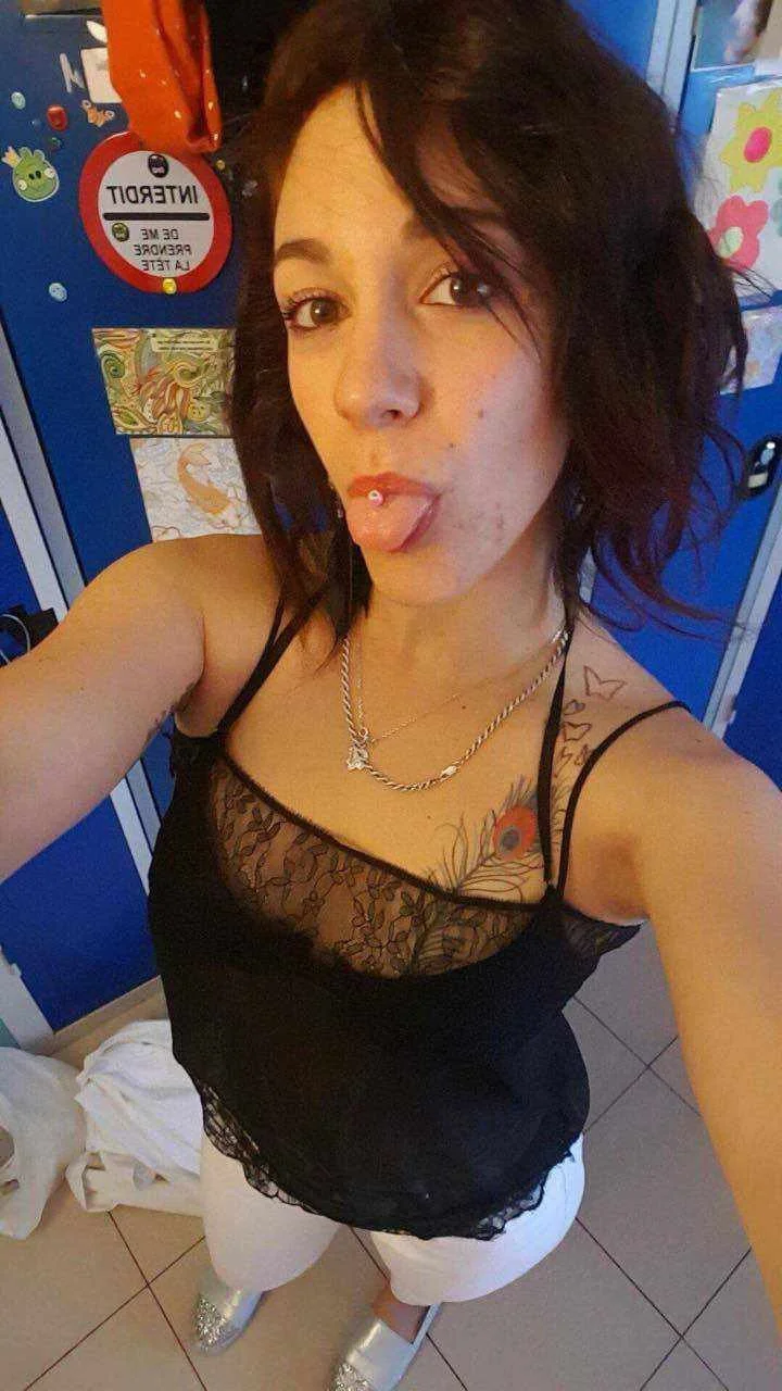 Sandrine suceuse française. image 5