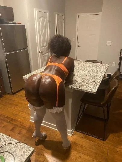 Top Tier Chocolate college coochie main image