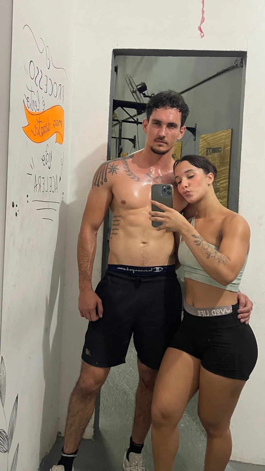 Casasa mostra o bucetão para todos os machos no seu Instagram (muito safada) image 2