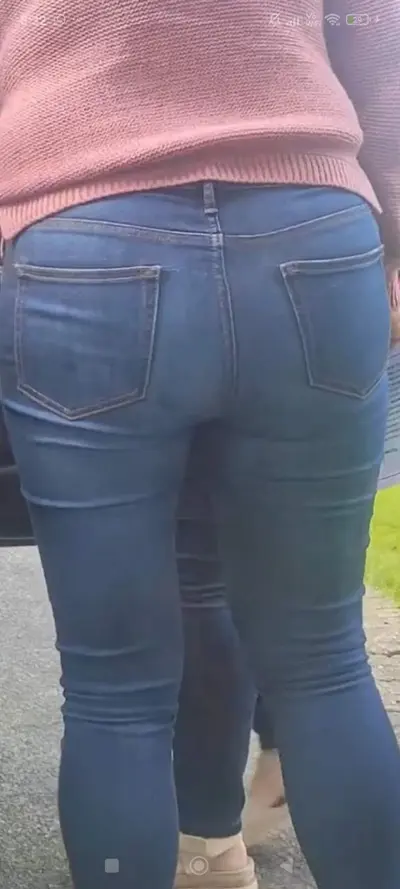 Thick mom in jeans cover image
