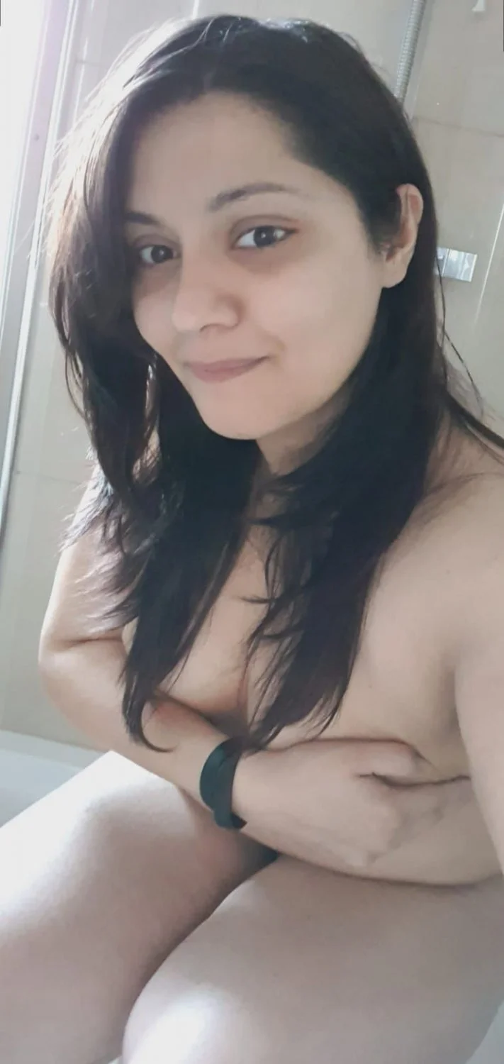Muslim paki milf Salma nudes leaked (skinny and fat 5 year dif) image 14