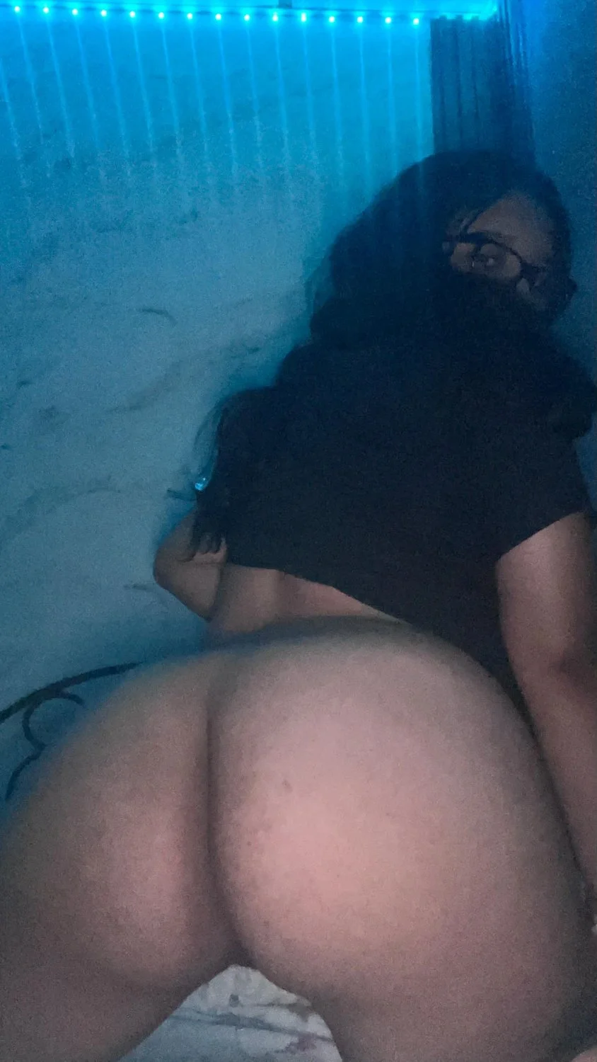 Tremendo culo de esta zorrita panameña image 2