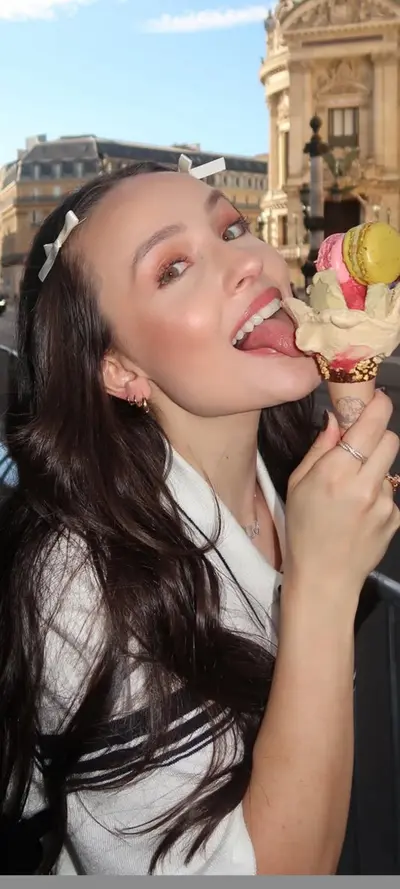 Larissa manoela cover image