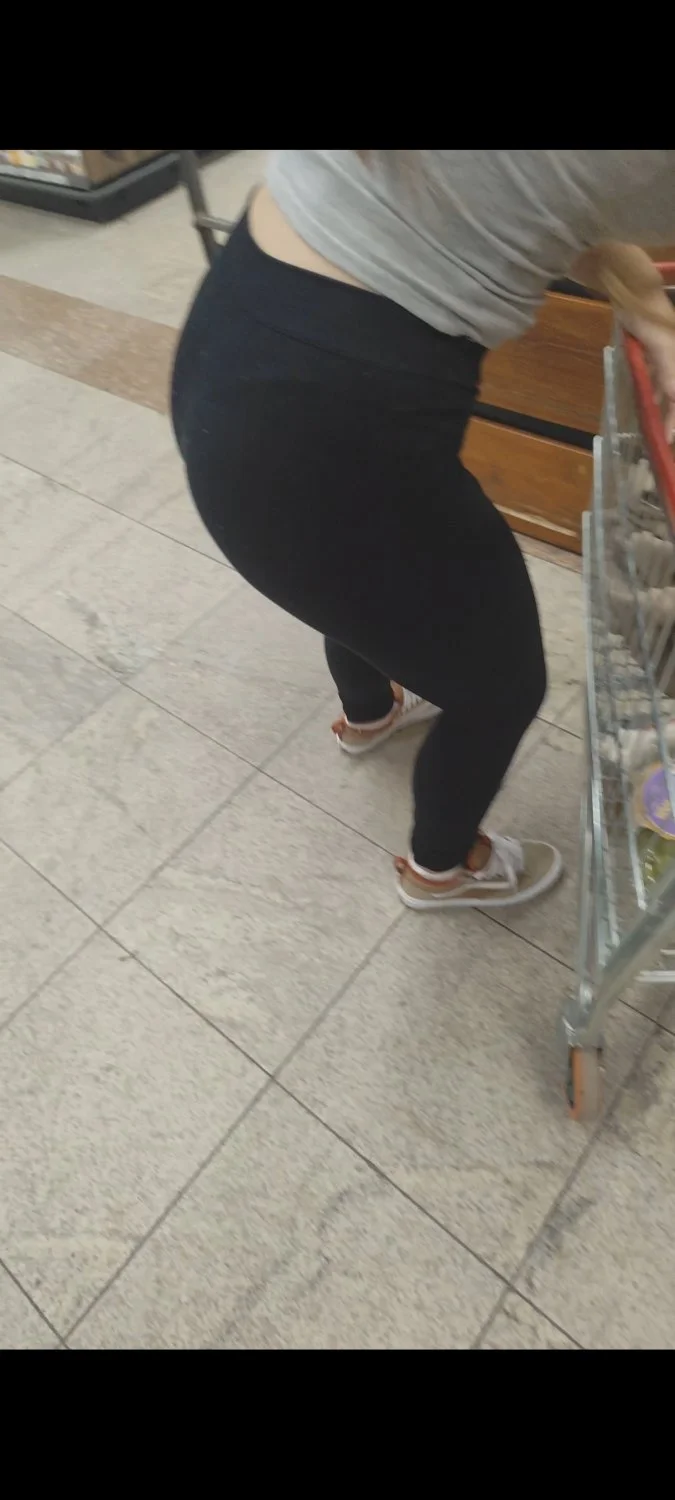 Ass in public 5 image 11