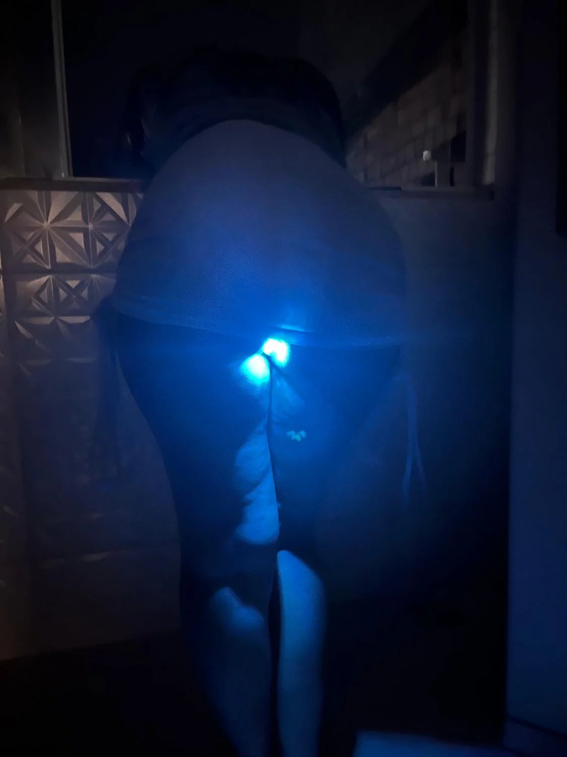 CASADA COM PLUG ANAL DE LED - DANÇANDO E REBOLANDO NA MUSICA DO FUNK image 11