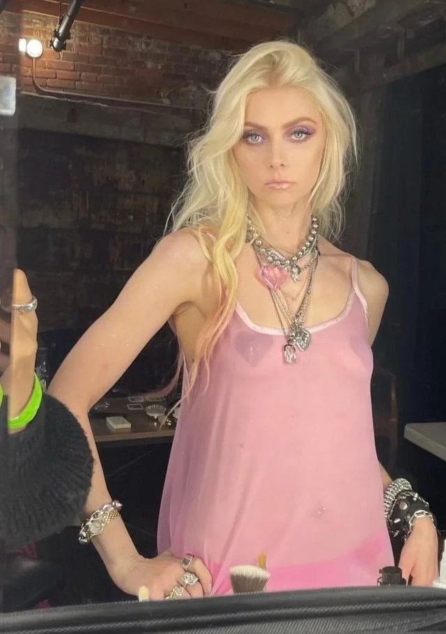 Taylor Momsen 4 image 22