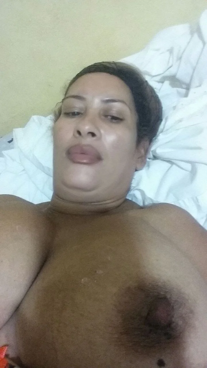 Diz ser crente no off e uma putinha image 5