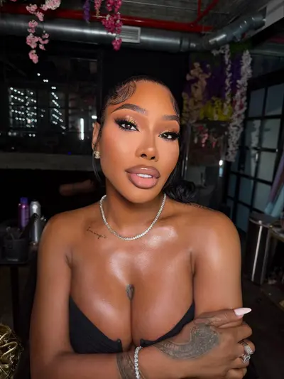 Love how her dick is big 🍆💦💦😊 cover image