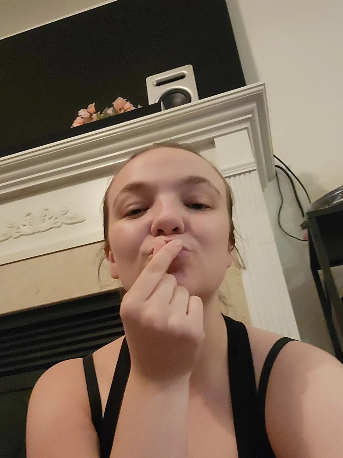 Anyone recognize her Hannah image 16