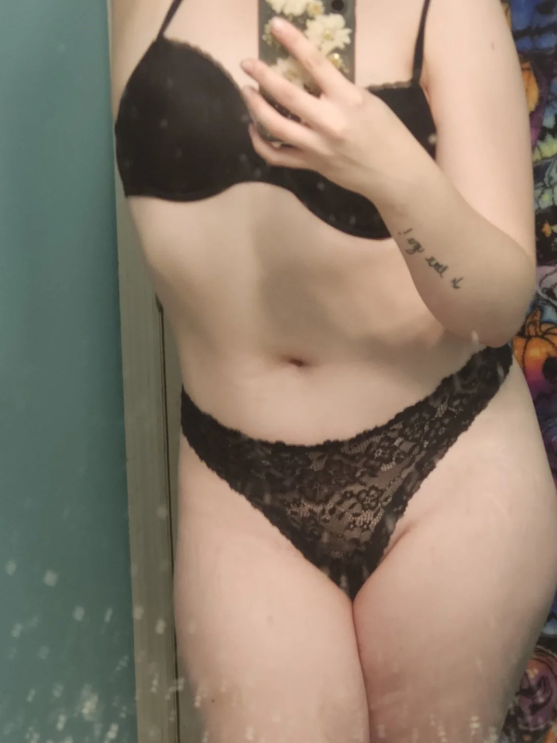 Anyone recognize her Hannah image 18