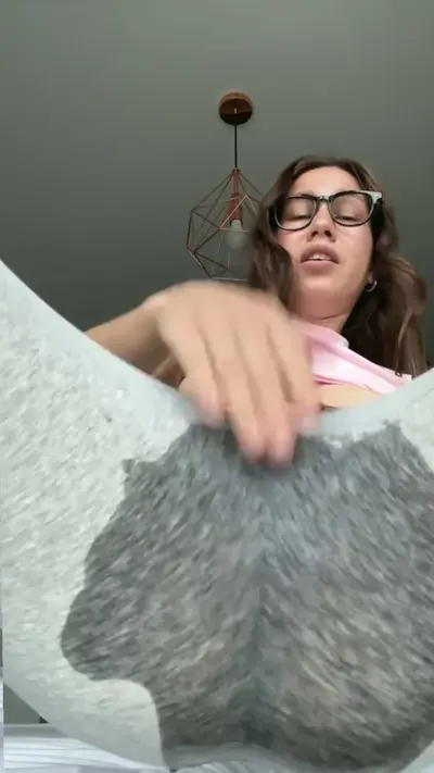 🔞 dripping busty grinding nude wet pussy 💦🍑 Check my OF cover image