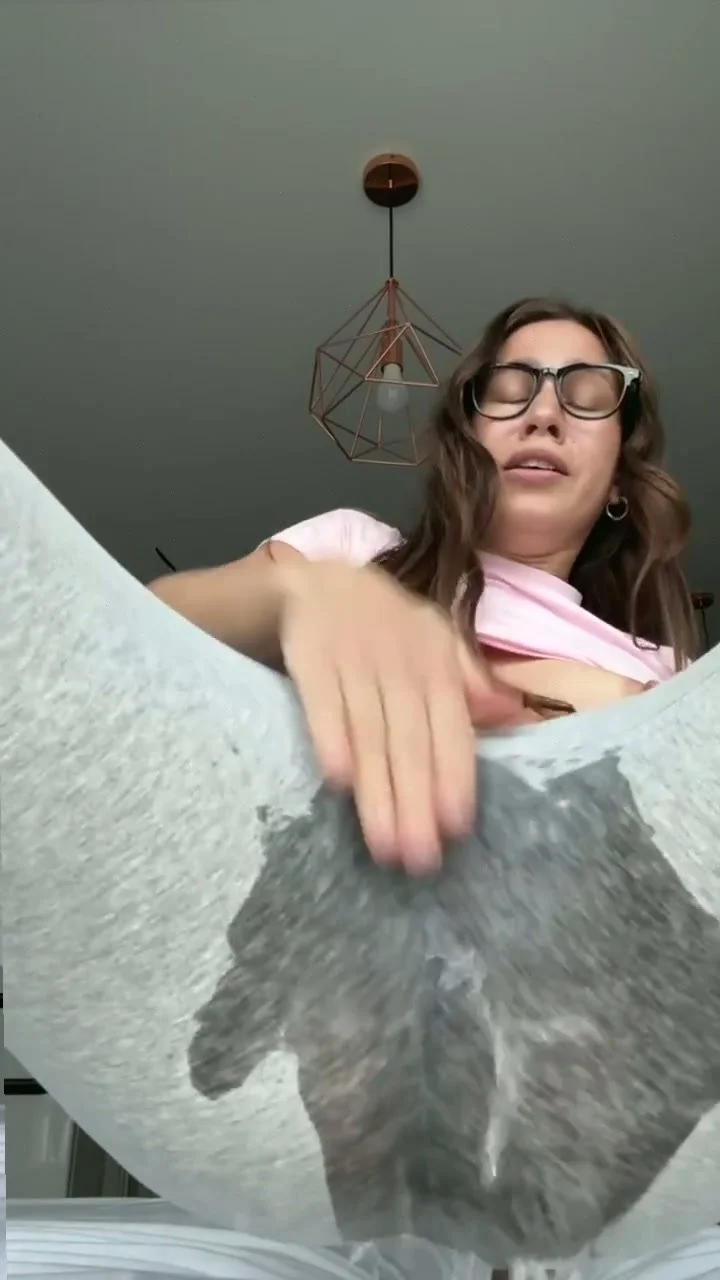 🔞 dripping busty grinding nude wet pussy 💦🍑 Check my OF image 5