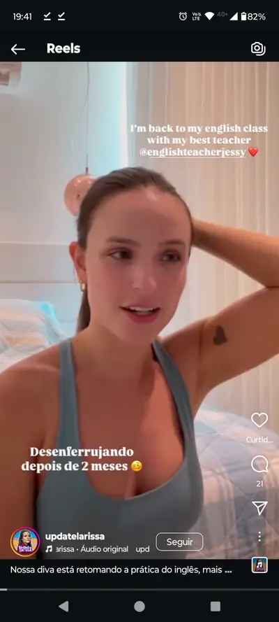 Larissa Manoela exibida mostrando axilas cover image