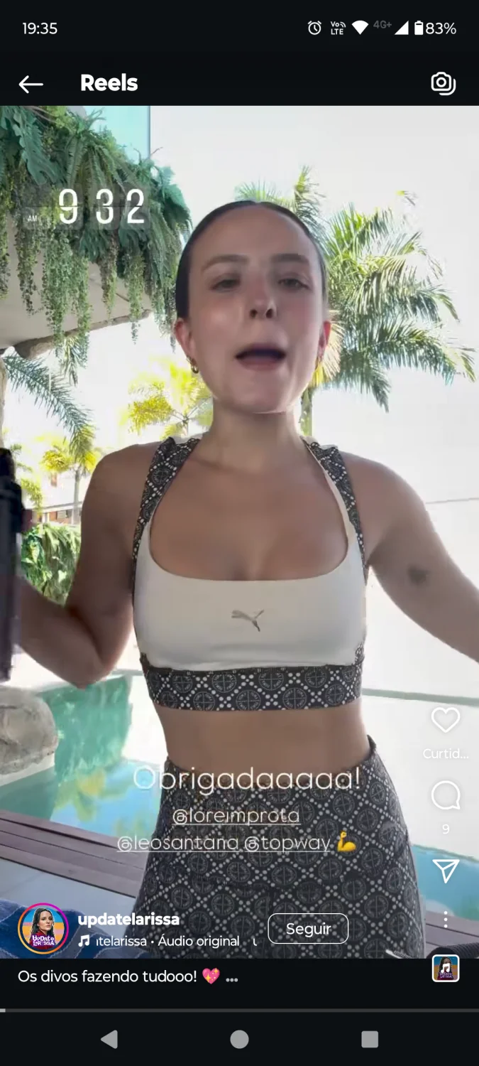 Larissa Manoela exibida mostrando axilas image 33