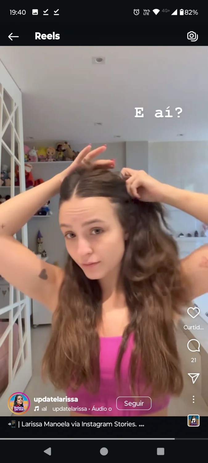 Larissa Manoela exibida mostrando axilas image 34
