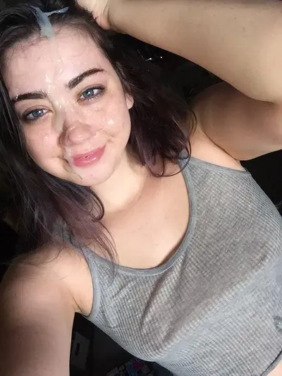 Esposinha com a cara gozada cover image