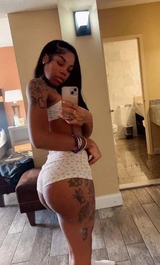 Black instagram thot from Richmond Virginia puts out after a few dms image 3