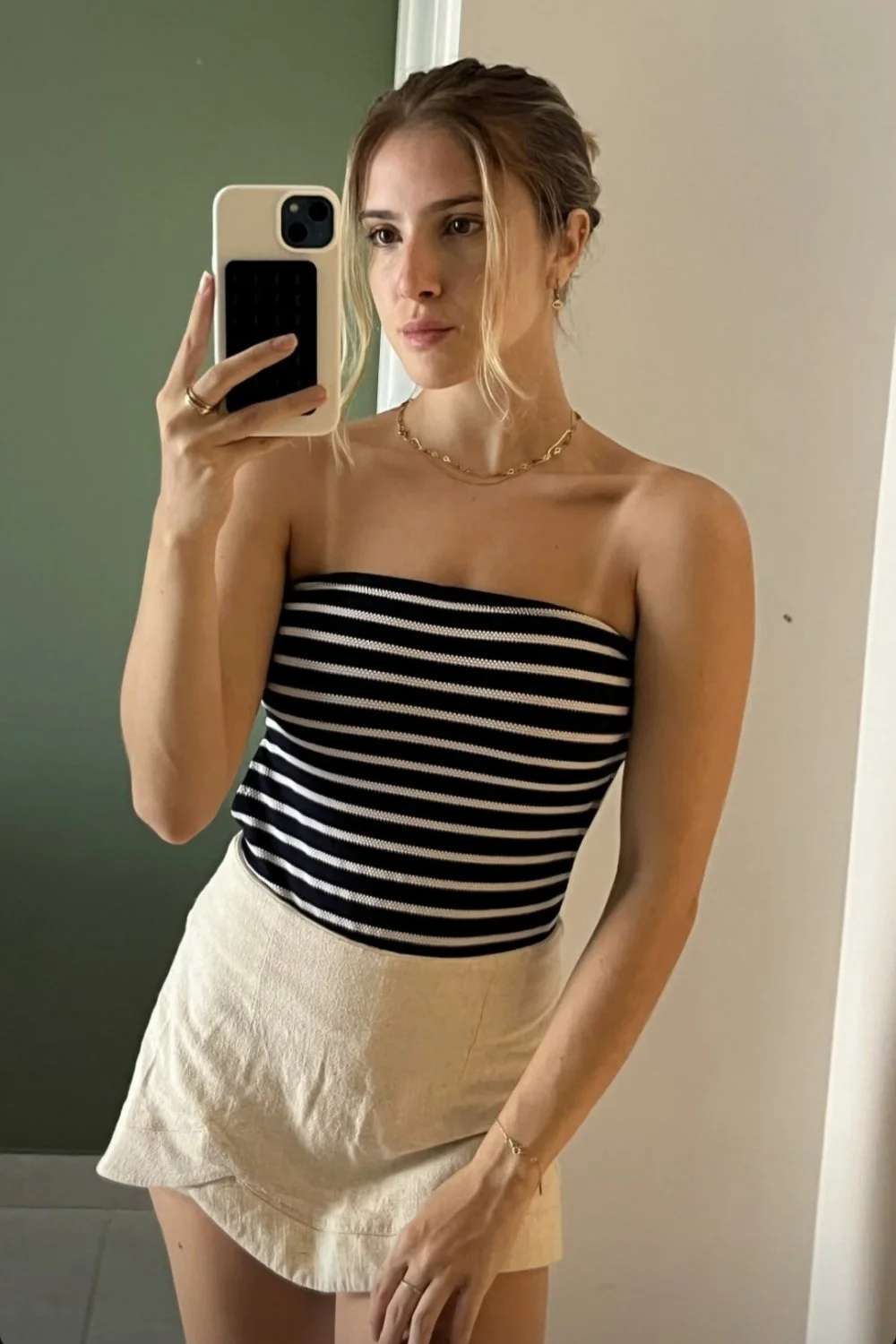 Spy sis on vacation image 11